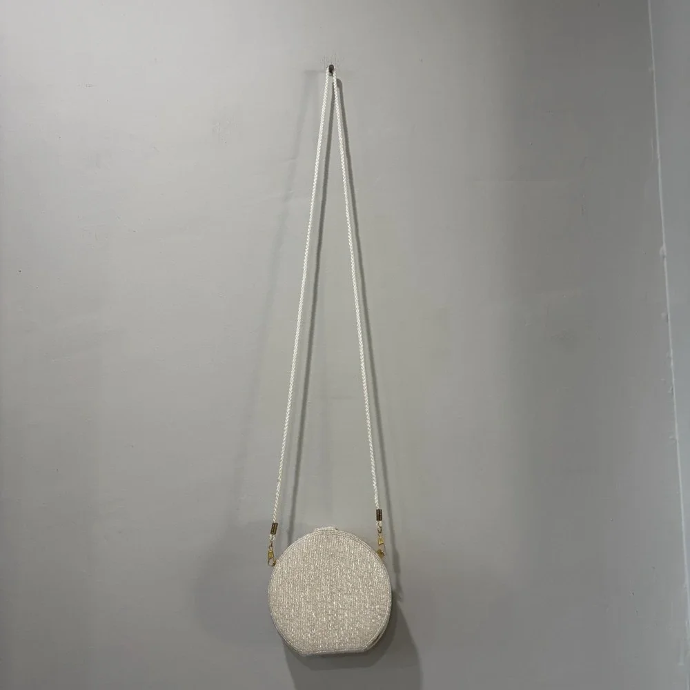 vintage white beaded‎ round Shape Structured purse Gold Hardware Formal Fancy